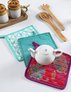 Floral tea pot holder set
