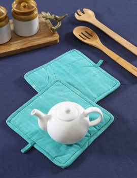 Blue tea pot holder set