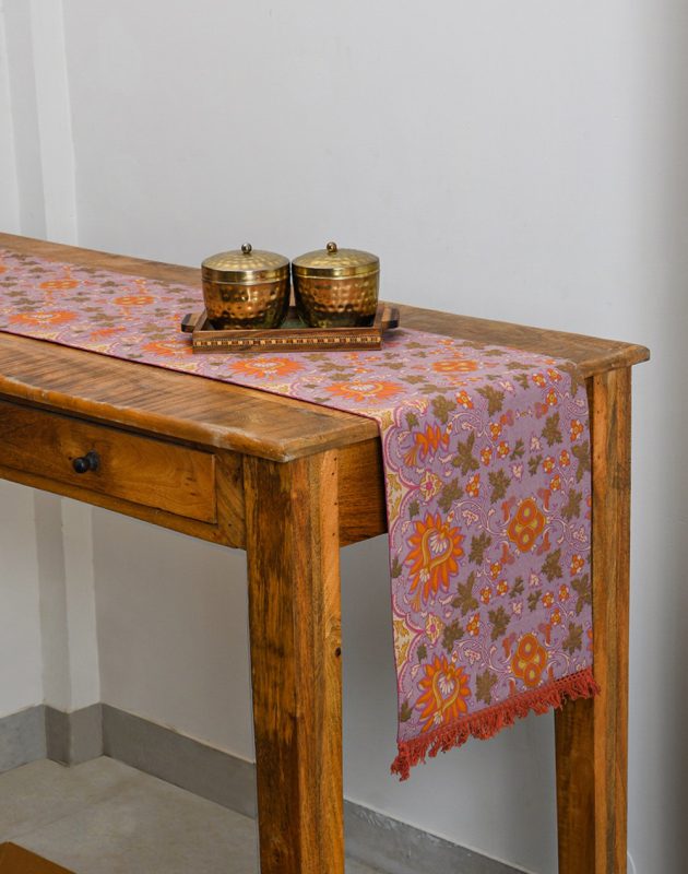 Table Runner Styling Tips for Small Dining Spaces
